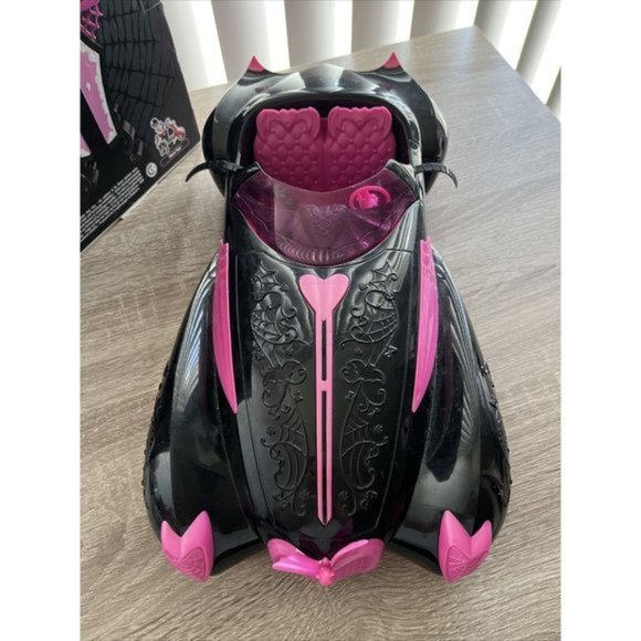 monster high Other - Monster High Draculaura Sweet 1600 Roadster Car Pink & Black Vehicle MH Mattel